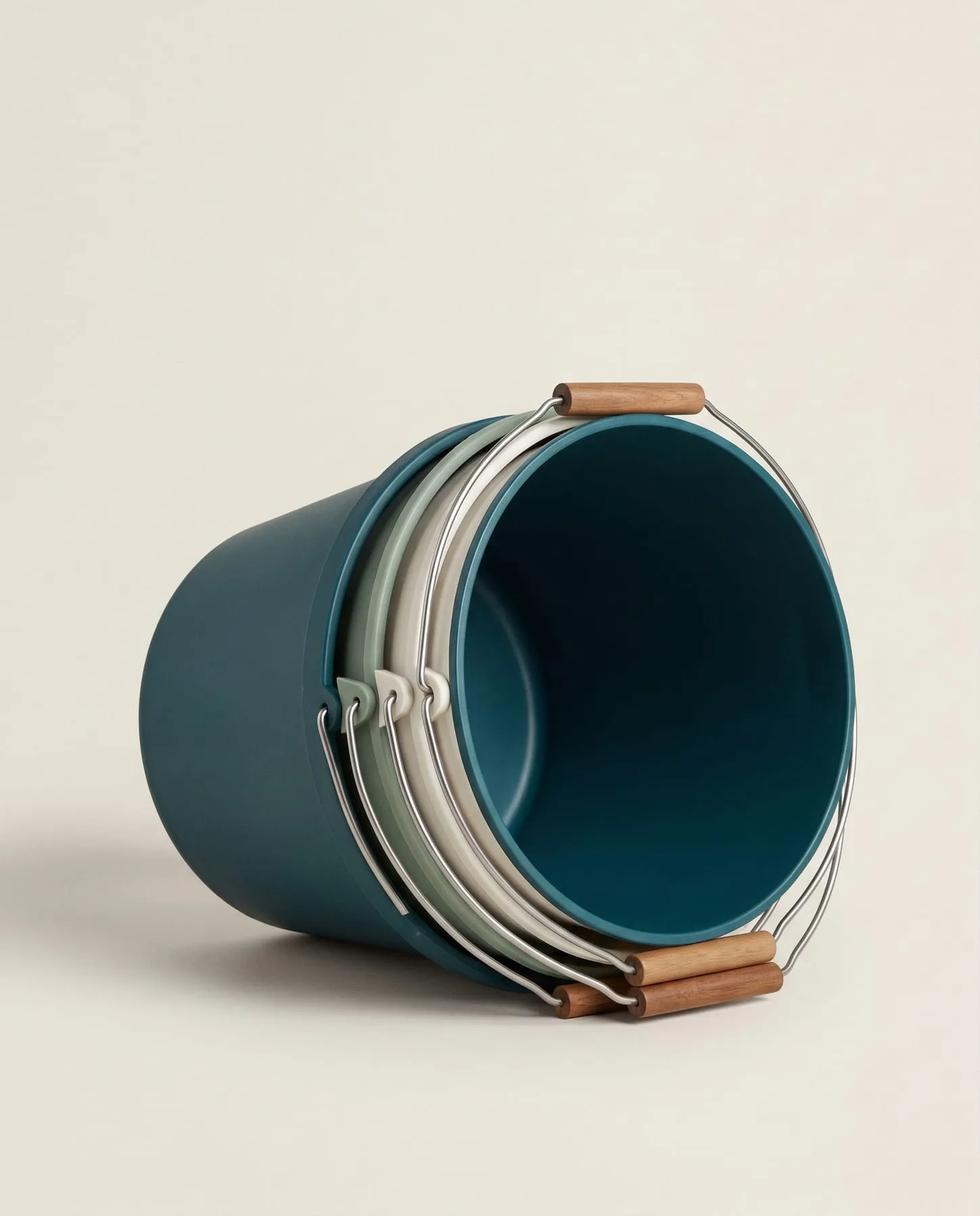 Utility buckets
